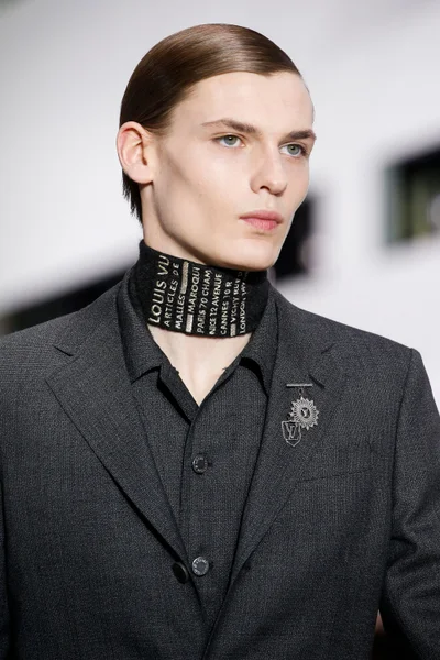 Look 4